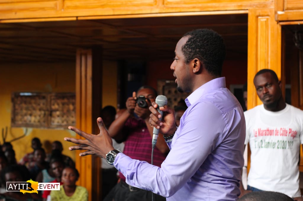 Un pays en crise économique, les jeunes sont exhortés à prendre leurs vies en main